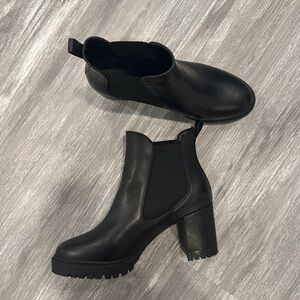 NEW Aerosoles size 10 1/2 genuine leather Leather combat boots NWOB